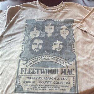 Gildan Beige Vintage-Style Fleetwood Mac Concert Tee